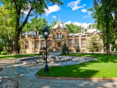بنای اقامتگاه شاهزاده رومانوف