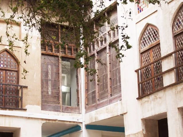 عمارت دهدشتی (عمارت روغنی بوشهر)
