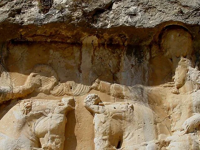 نقوش برجسته تنگ چوگان: یادگاری از تاریخ باستانی فارس