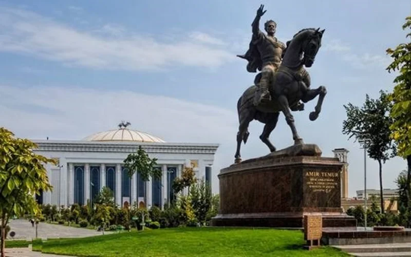 میدان امیر تیمور تاشکند