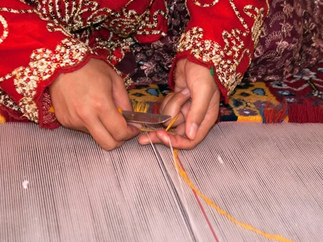 مهارت های سنتی قالی بافی در فارس