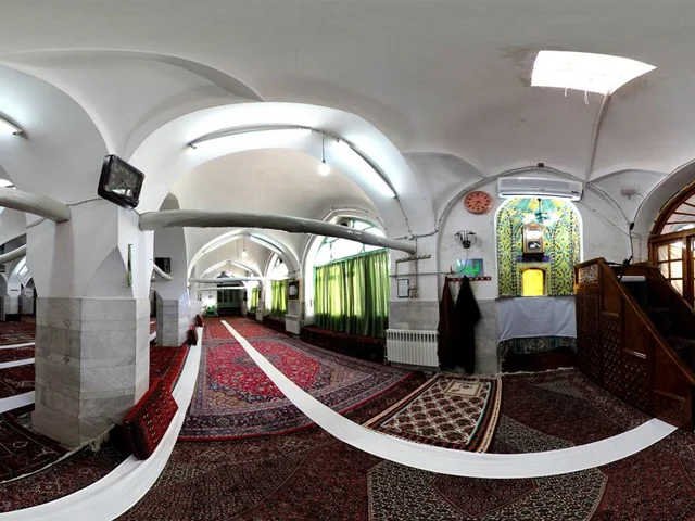 مسجد و مدرسه چهل ستون زنجان: زمردی در قلب بازار