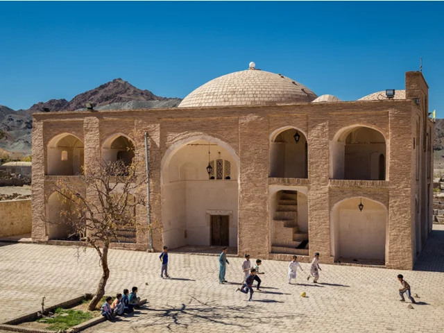 آرامگاه سلطان ابراهیم رضا در شهر درمیان: گنجینه‌ای از تاریخ و معماری در خراسان جنوبی