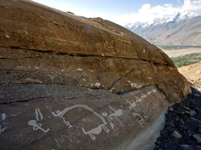 سنگ نگاره‌های تاجیکستان