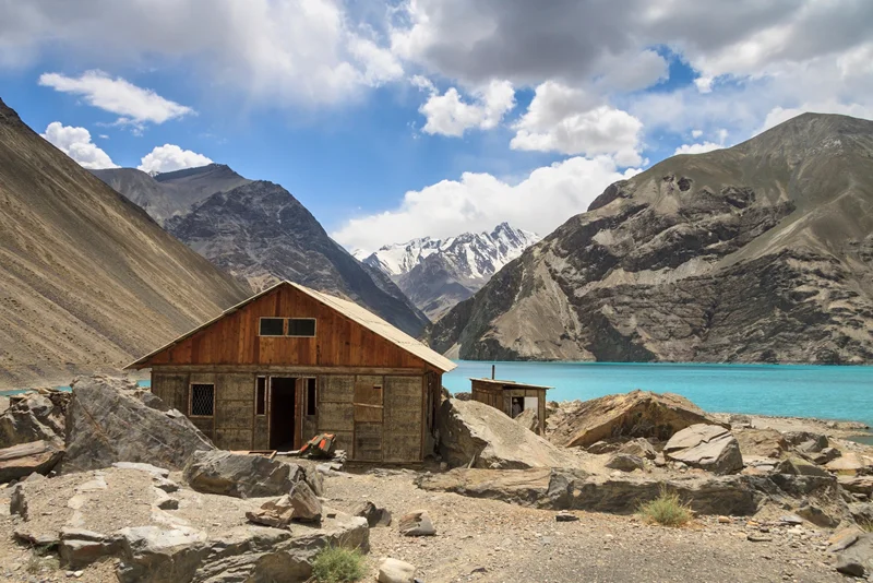 تاجیکستان/فصل اول: دریاچه‌ها، آب و هوا